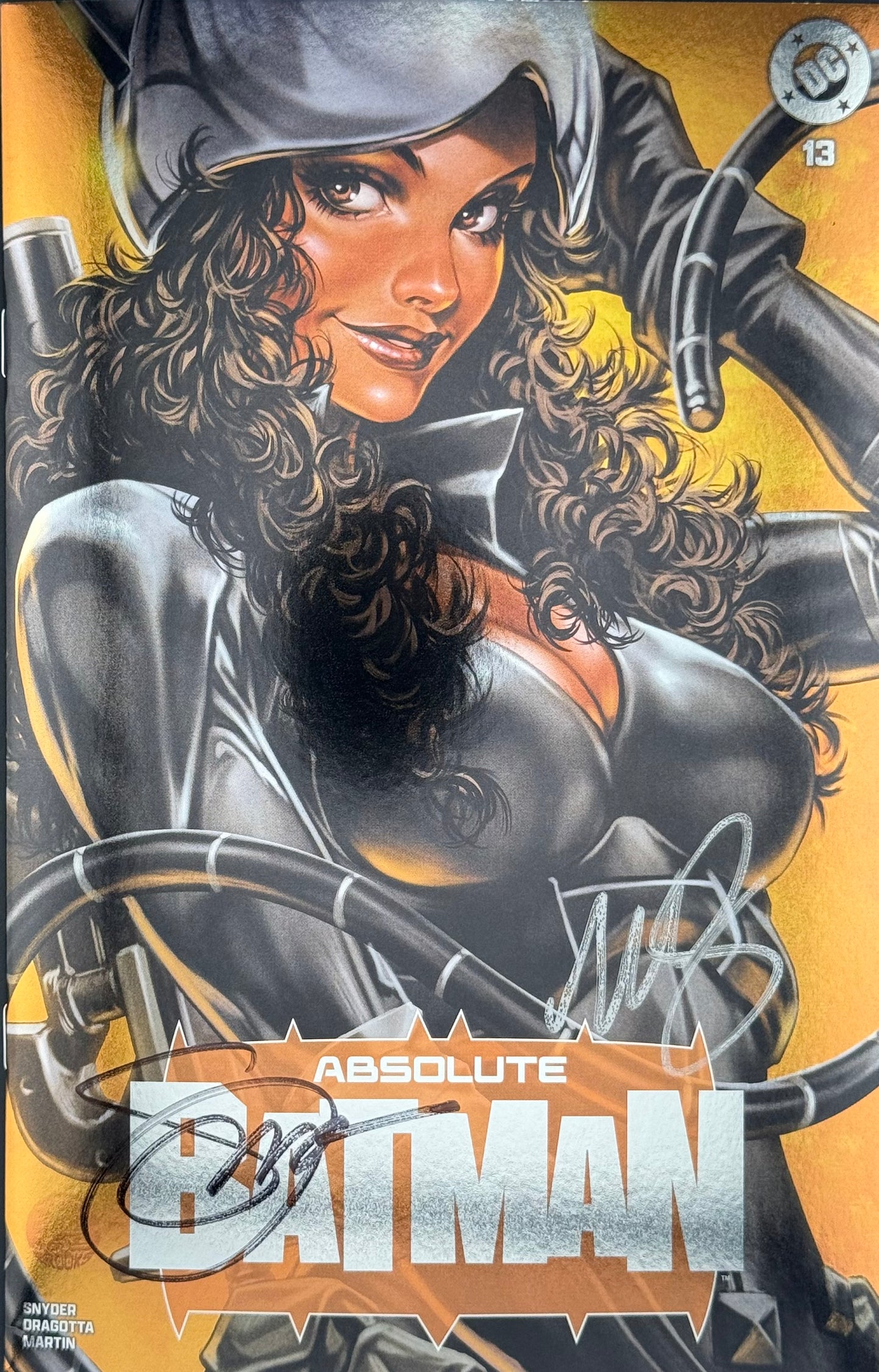 ABSOLUTE BATMAN #13 MARK BROOKS NYCC EXCLUSIVE GOLD FOIL VARIANT - SIGNED BY SCOTT SNYDER AND MARK BROOKS LTD 1000 [RARE]